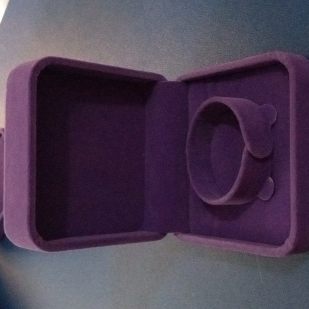 CLEARANCE Luxurious Purple Velvet Bracelet Box - Gift Giving